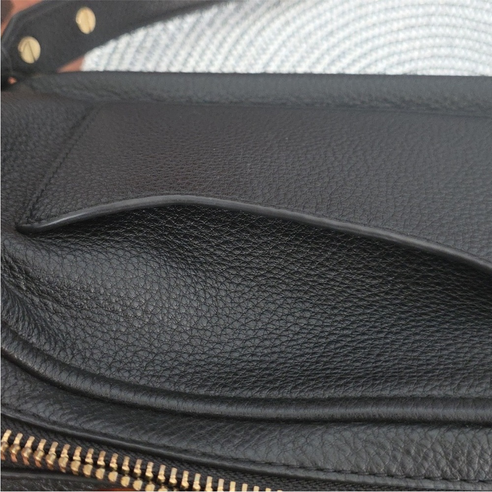 Marc Jacob’s Black Leather Crossbody Bag - Picture 14 of 15